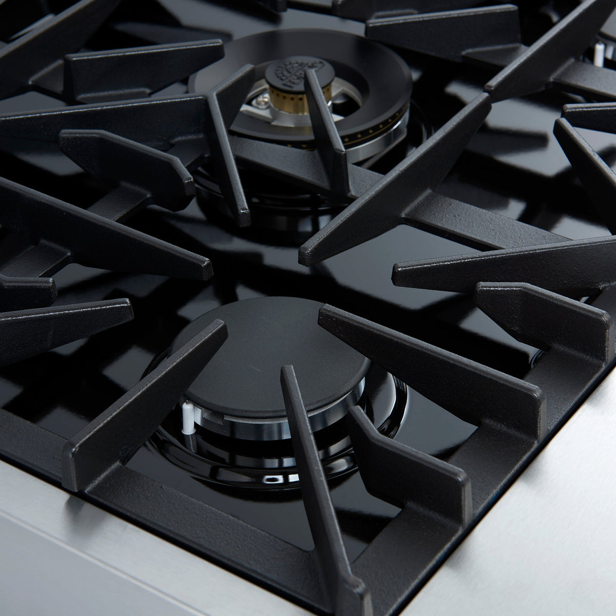 Forno Giovanni 30-Inch Gas Range, 4.32 cu. ft. Oven, 5 Sealed Burners with Griddle, Wok Ring & Air Fry Basket, Black with Antique Brass Accents (Model FFSGS6274-30BLK)